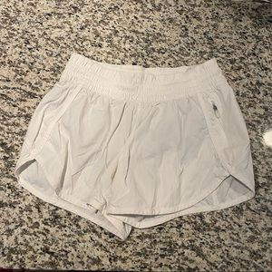 Lululemon Tracker Low Rise Lined Short 4”